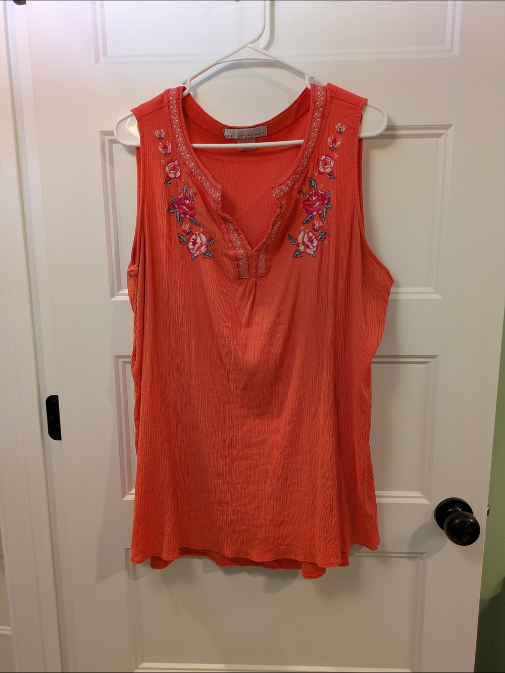 🔴 3/$15 Coral Embroidered Sleeveless Tank Top